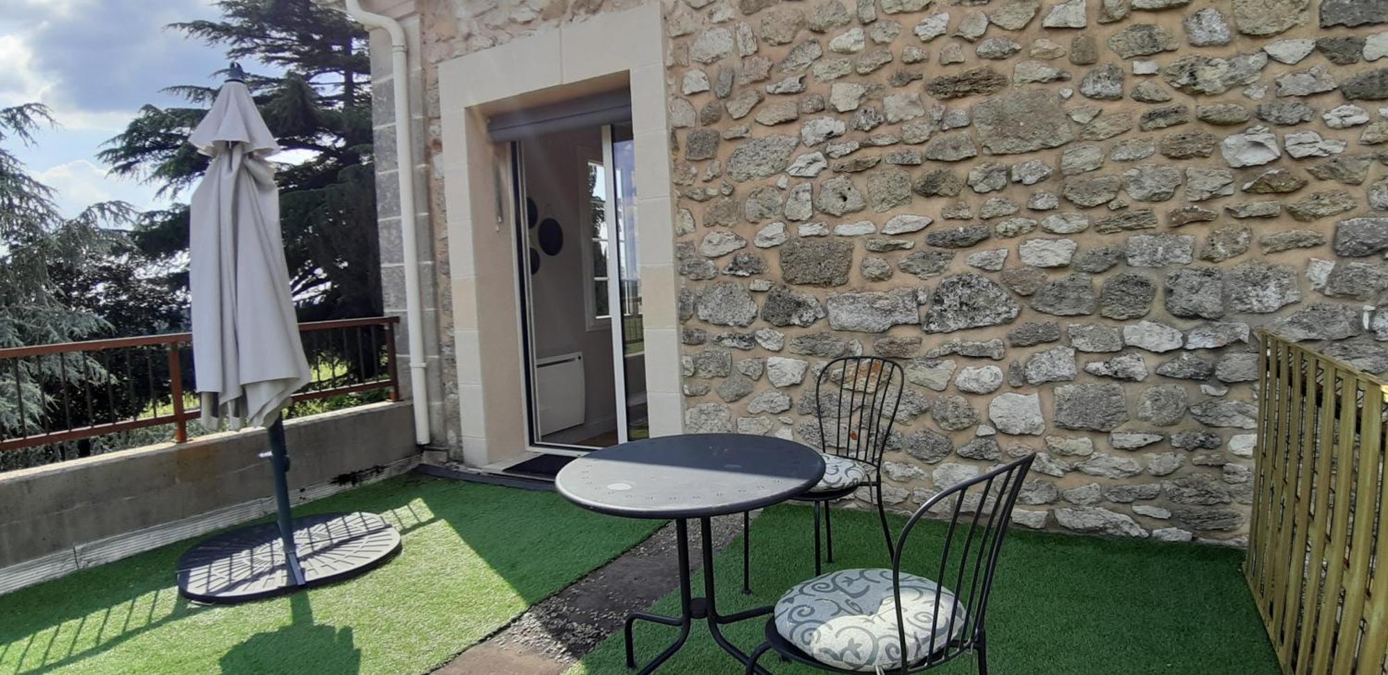 A L'Ombre De La Treille -Proche Saint-Emilion Bed & Breakfast Luaran gambar